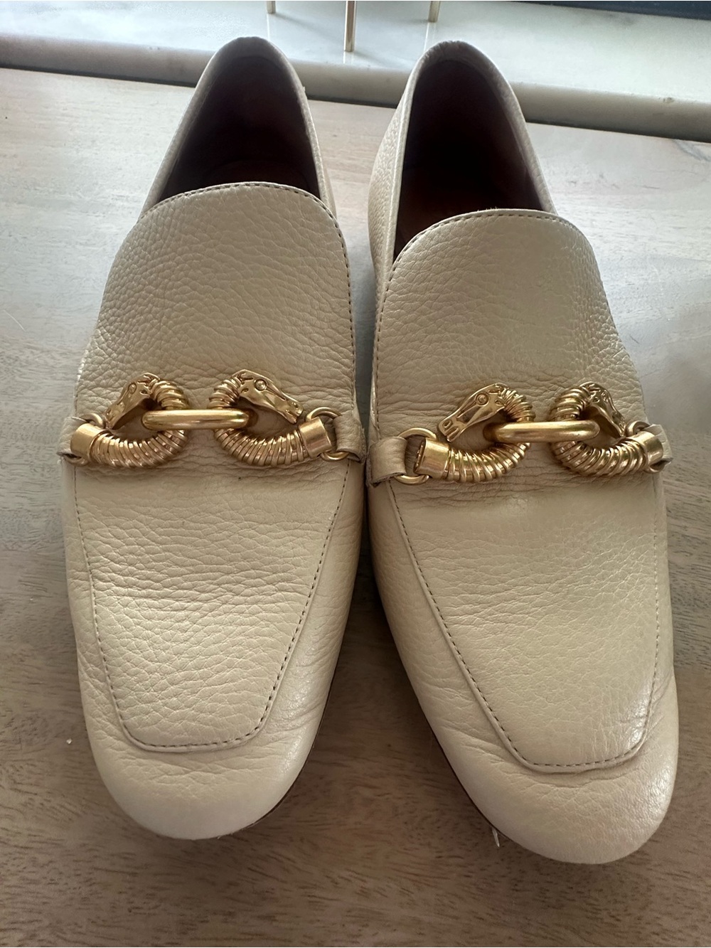 Tory Burch Cream Leather Loafers with Gold Horsebit - Picture 3 of 15